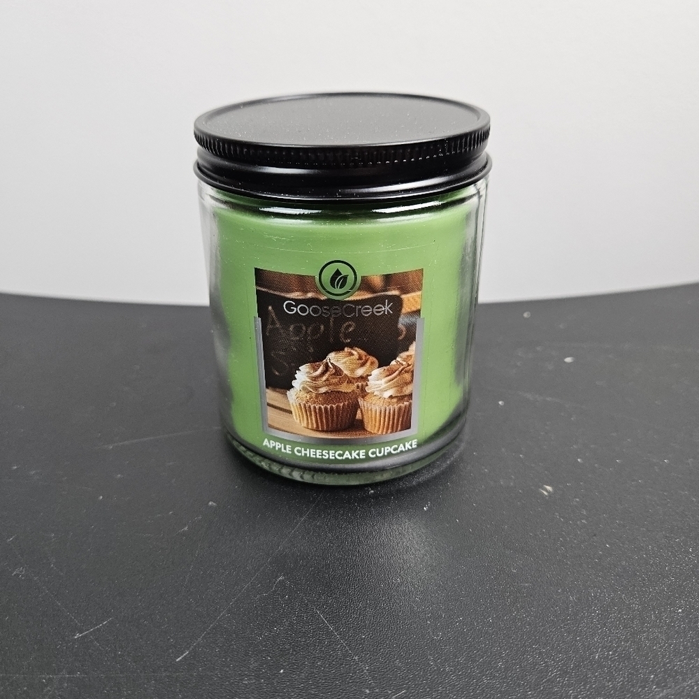 Goose Creek Candle Apple Cheesecake Cupcake Candle - Thumbnail 4